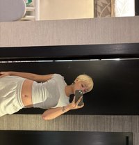 Elle - Acompañantes transexual in Manila
