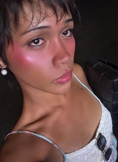 Elle - Transsexual escort in Manila Photo 8 of 10