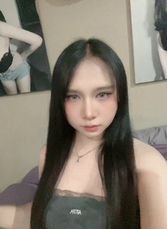 Elle - Transsexual escort in Bangkok Photo 1 of 2