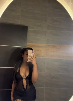 Ellen B - masseuse in Abuja Photo 2 of 2