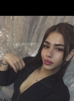 Ellen Hadad - Transsexual escort in Amman Photo 5 of 10