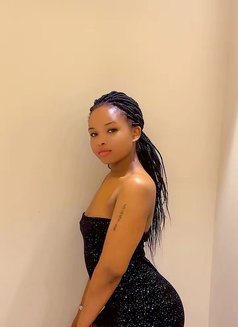 Ellena Rausseou - puta in Riyadh Photo 4 of 5