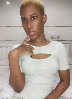 Ellice - escort in Jeddah Photo 2 of 4