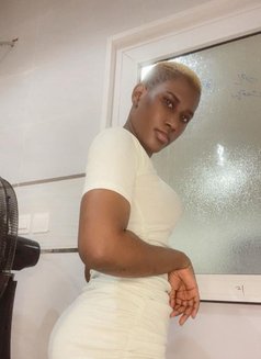 Ellice - escort in Jeddah Photo 3 of 4