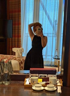 Ellie Aymes December - escort in New Delhi Photo 19 of 21