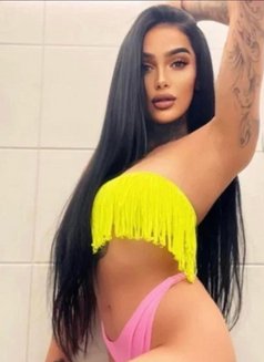 Ellie - escort in Maidstone Photo 4 of 5