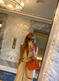 Ellie British - escort in Dubai Photo 9 of 24