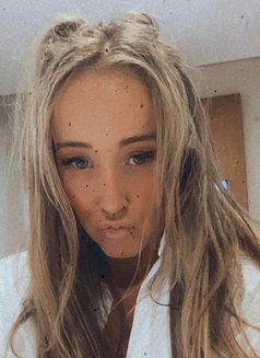 Ellie British - escort in Dubai Photo 15 of 24