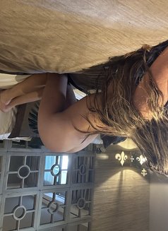 Ellie British - escort in Dubai Photo 23 of 24
