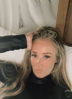 Ellie British - escort in Hong Kong Photo 12 of 29