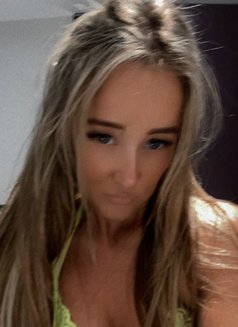Ellie British - escort in Hong Kong Photo 25 of 29