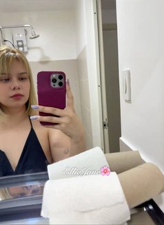 Ellie Jane Medusa (GFE COMPANION) - escort in Manila Photo 6 of 19