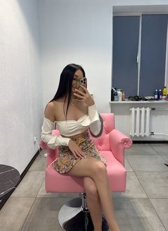 Ellie - masseuse in Riyadh Photo 2 of 3