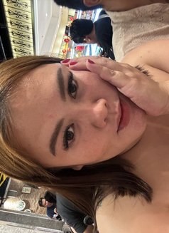 Ellie Want Sto Pla Ywith You - puta in Manila Photo 1 of 2