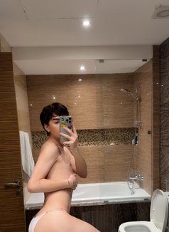 Ellina Fox - Acompañantes masculino in Al Manama Photo 9 of 9