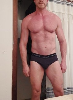 Elliot Red - Male escort in Hong Kong Photo 5 of 5