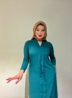 Real Meet and CamShow - Transsexual escort in Kuala Lumpur Photo 19 of 25