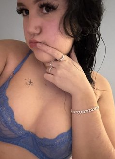 Elly - puta in Erbil Photo 2 of 2