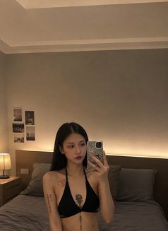 Elly 22'y 2500฿ ! do deep throat - escort in Chiang Mai Photo 5 of 8
