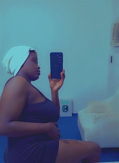 Elly's - puta in Riyadh Photo 3 of 6