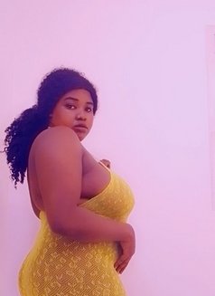 Elly's - puta in Riyadh Photo 5 of 6