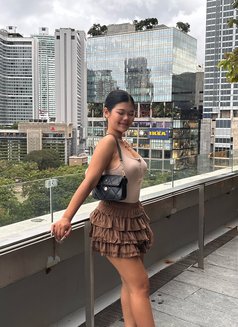 Elly - puta in Bangkok Photo 1 of 3