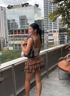 Elly - puta in Bangkok Photo 2 of 3