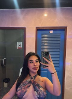Elly - escort in Phuket Photo 27 of 30