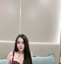 Elly - puta in Singapore