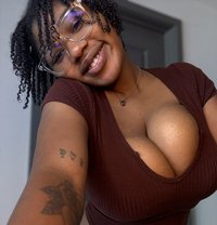 Ellyn - puta in North Bay