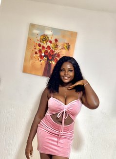 Elma - escort in Accra Photo 2 of 5