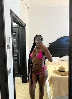 Elma - puta in Dubai Photo 4 of 4