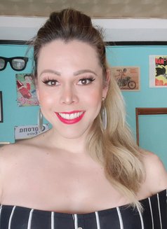 Elodie - Transsexual escort in Nagoya Photo 2 of 3