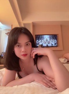 Beatrice, ur sexy masseuse - puta in Mumbai Photo 10 of 11