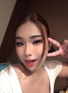 Elsa available - Transsexual escort in Abu Dhabi Photo 6 of 7
