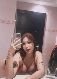 Elsa available - Transsexual escort in Abu Dhabi Photo 3 of 7