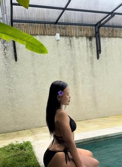 Elsa - puta in Bali Photo 6 of 6