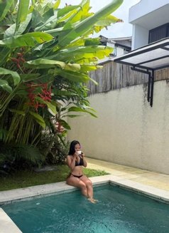 Elsa - puta in Bali Photo 4 of 6