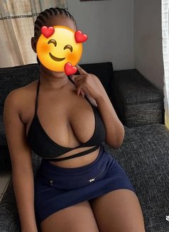 Elsie - escort in Nairobi Photo 2 of 4