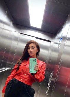 Elvira - Transsexual escort in İstanbul Photo 1 of 12