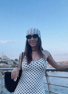 Elvira - Transsexual escort in İstanbul Photo 18 of 18