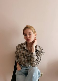 Elvira - escort in Dubai Photo 3 of 10