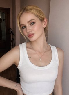 Elvira - escort in Dubai Photo 4 of 10