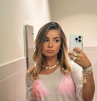 Elvire - escort in Prague (Praha)