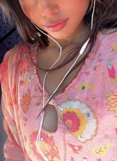 Ely - puta in Pune Photo 2 of 3