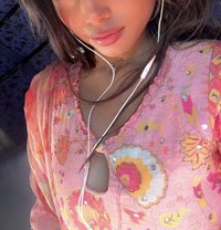 Ely - escort in Pune