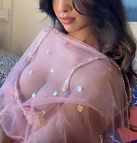 Ely - escort in Pune