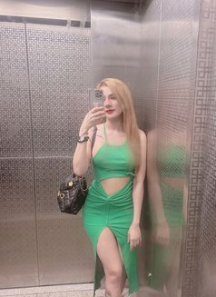 Ely - puta in Mumbai Photo 6 of 7