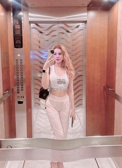 Ely - puta in Mumbai Photo 7 of 7