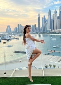 Elya - escort in Dubai Photo 10 of 11